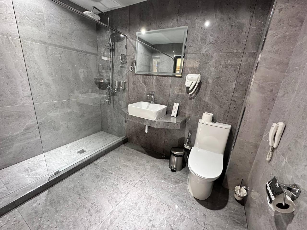 Husma Hotel & Spa Tasjkent Exteriör bild